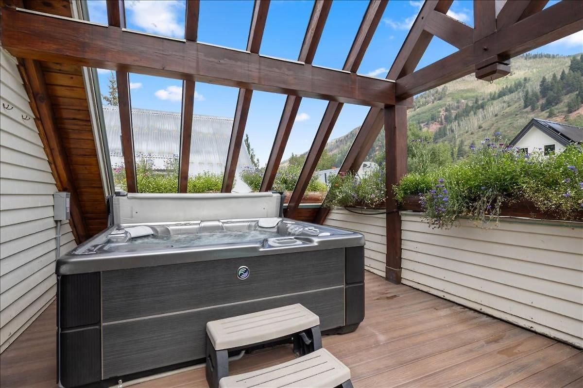 Wildwood Canyon - Views & Hot Tub Holiday home Telluride
