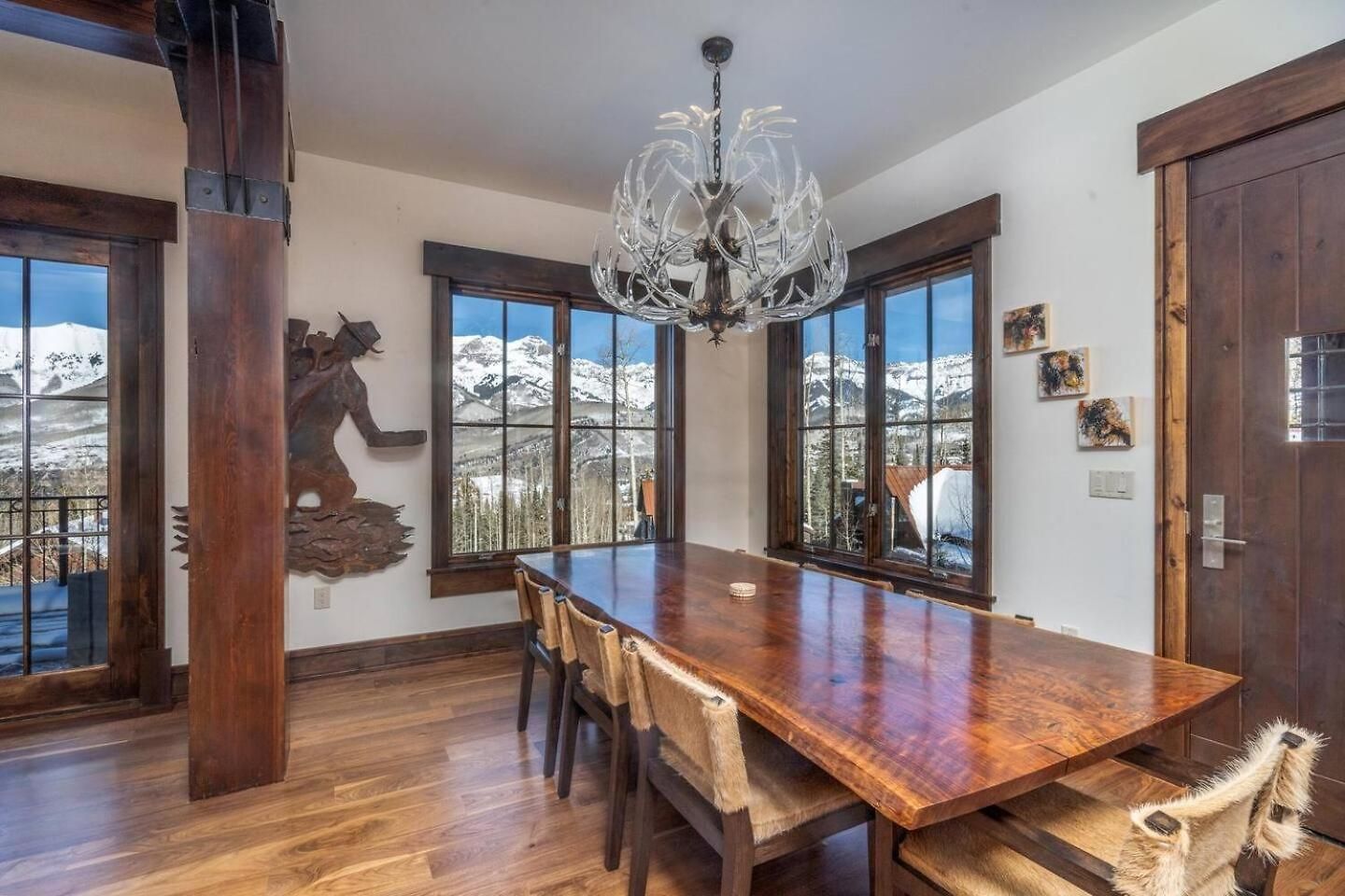 Elegant 4-bedroom Penthouse Above Mountain Village Telluride