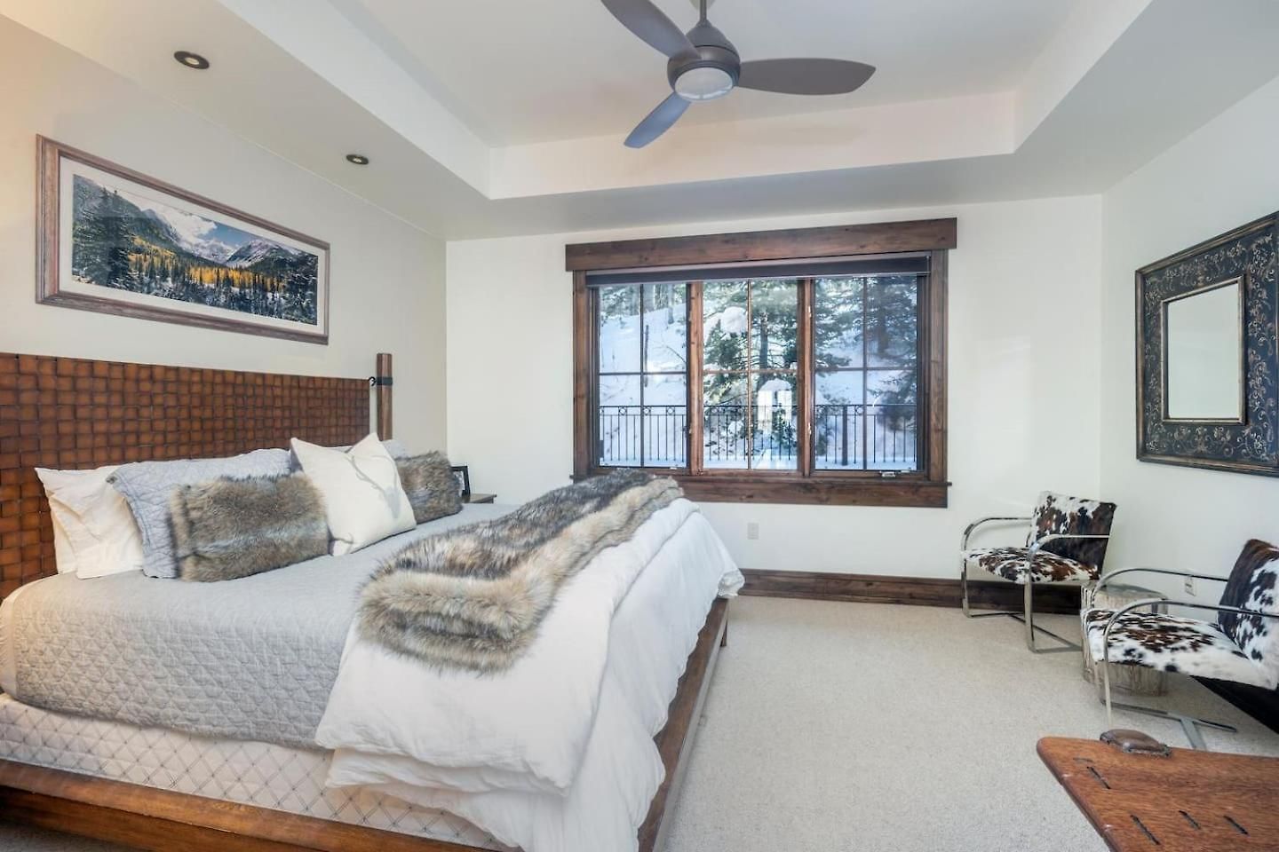 Elegant 4-bedroom Penthouse Above Mountain Village Apartment