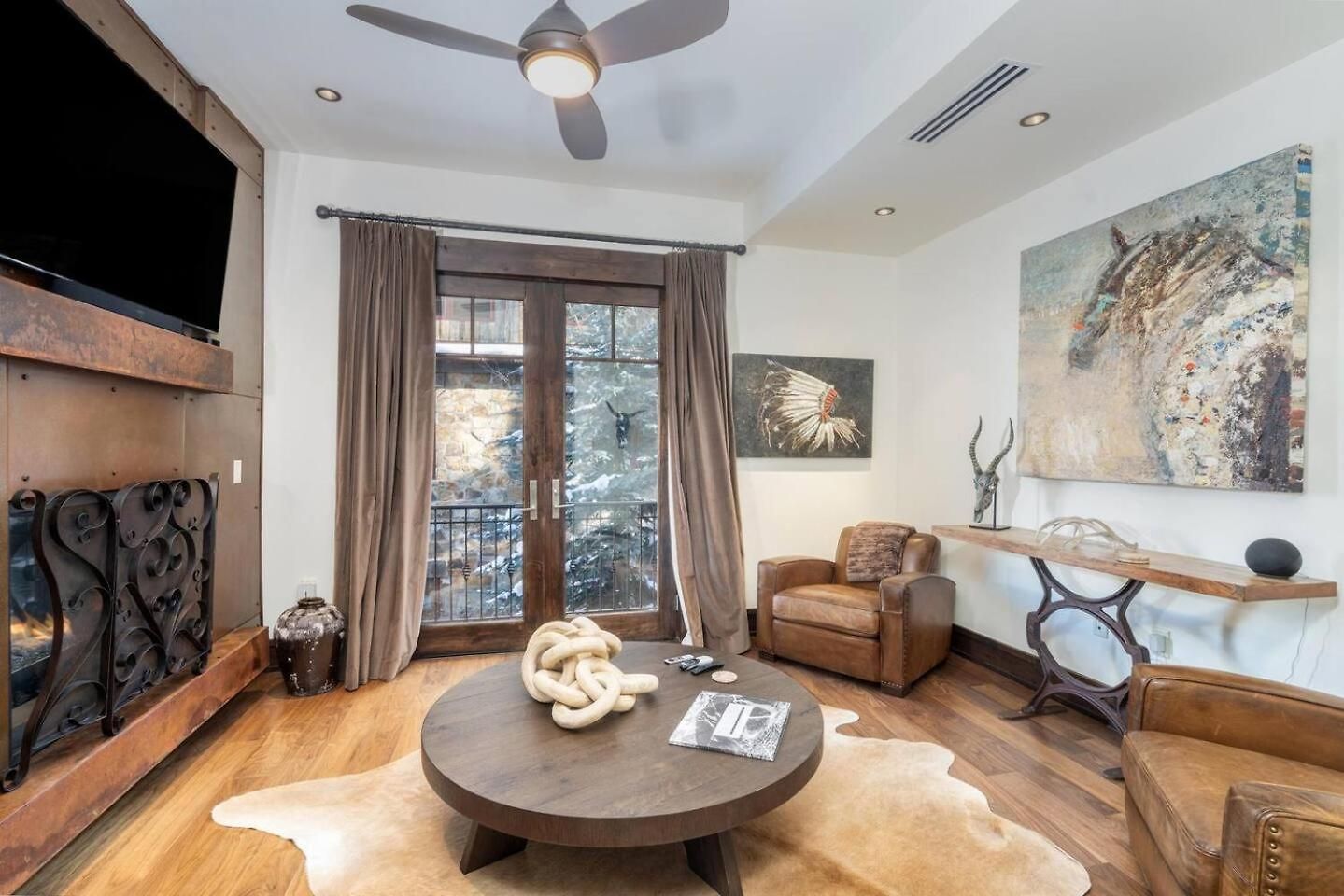 Elegant 4-bedroom Penthouse Above Mountain Village * Telluride