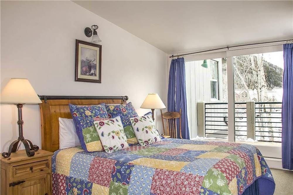 Mountainside 3*