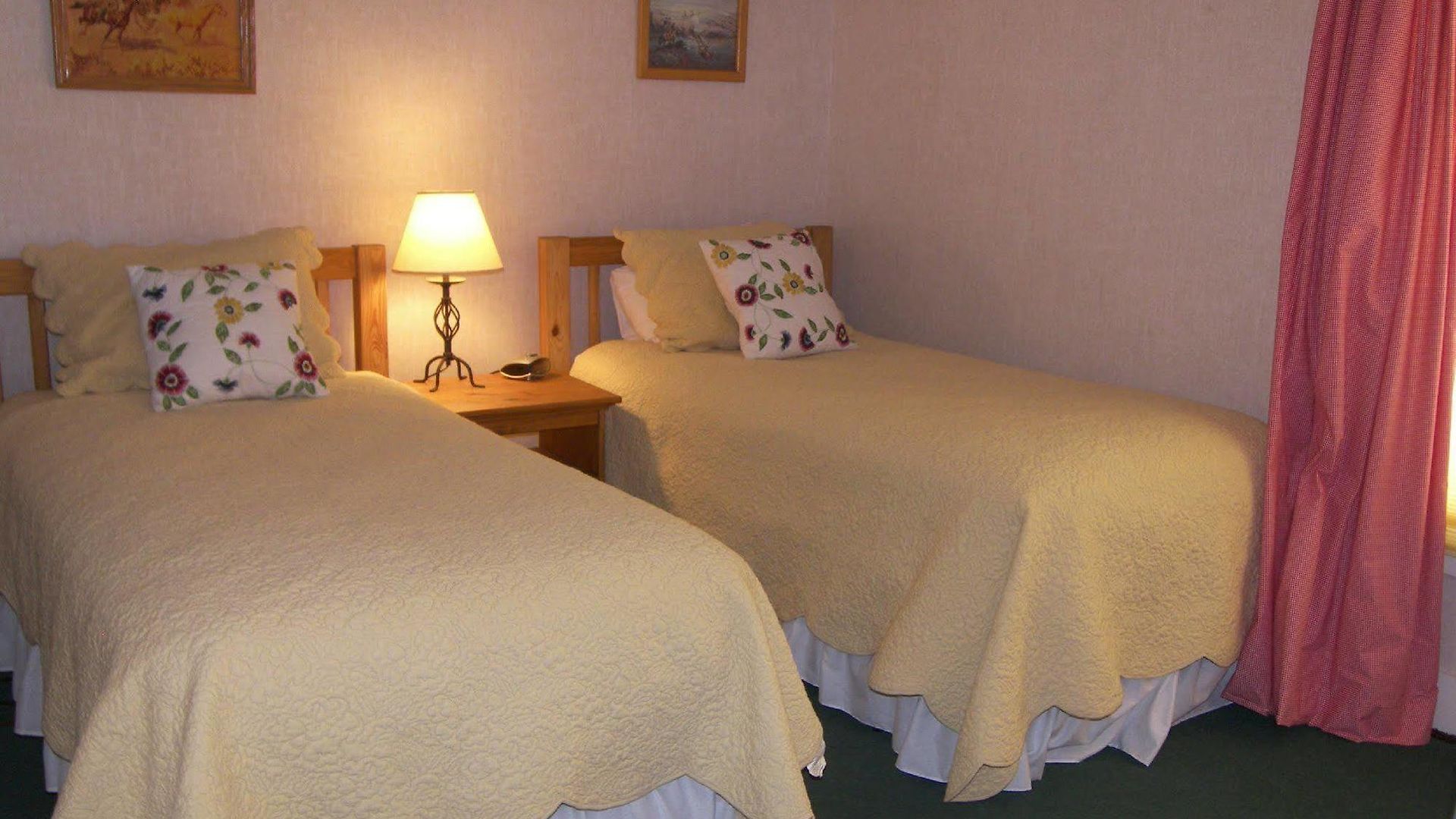Mountainside Hotel
