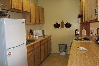 Smedleys Suites 2*