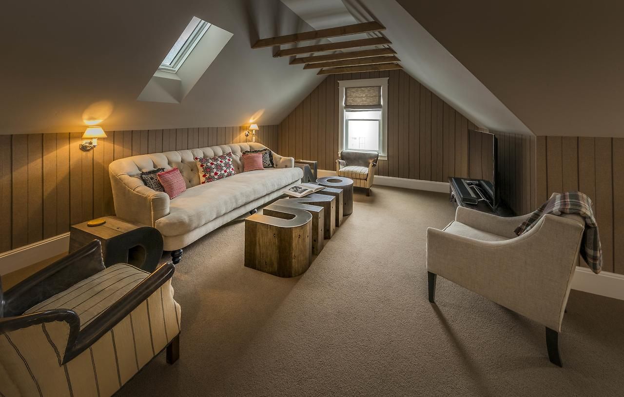 Dunton Town House Inn 5*