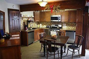 Hotel Manitou By Alpine Lodging