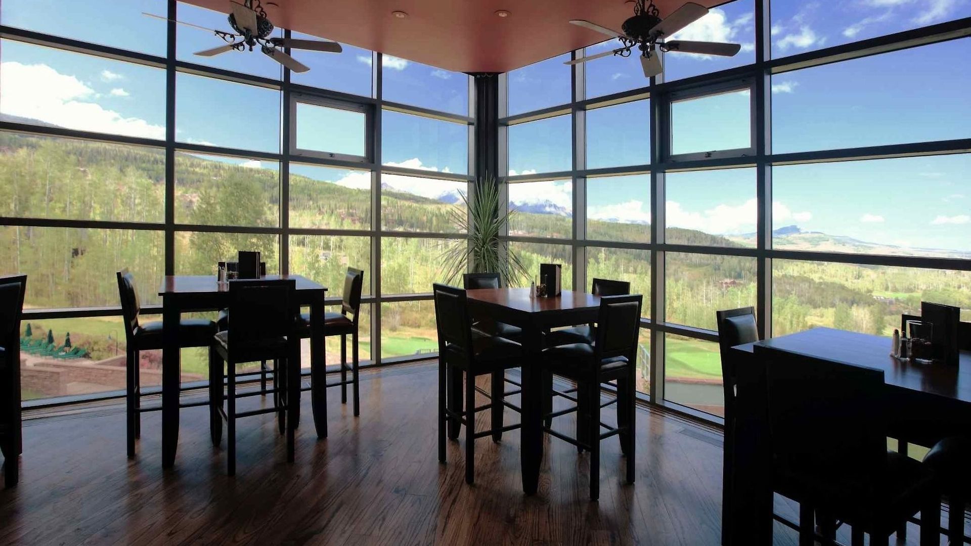 The Peaks And Resort 3*
