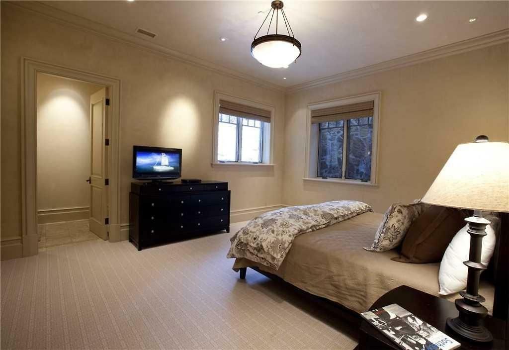 Hood Park Manor *