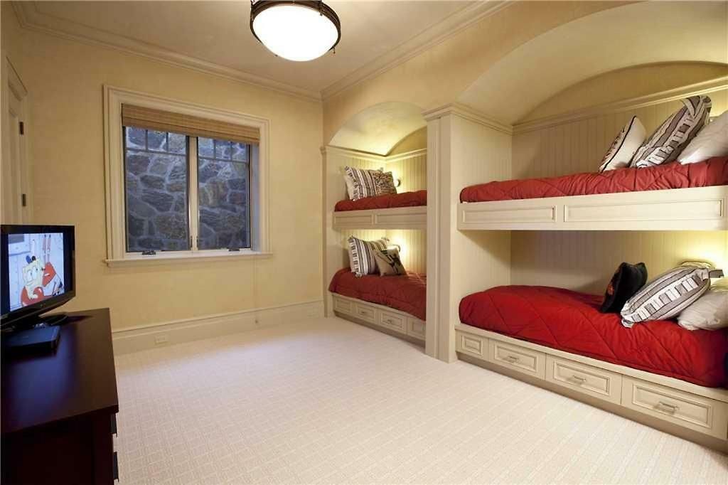 Hood Park Manor *