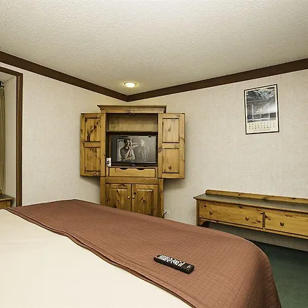 Mountainside Hotel 3*