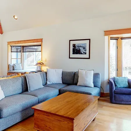 Smuggler E Apartment Telluride