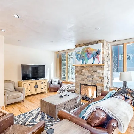 Telluride Lodge *