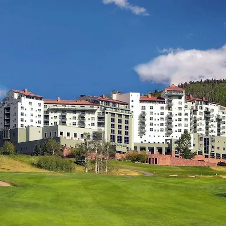 The Peaks And Resort