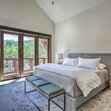 Luxurious Ski-in/ski-out Penthouse!
