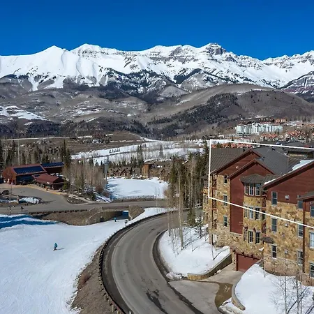 Luxurious Ski-in/ski-out Penthouse!