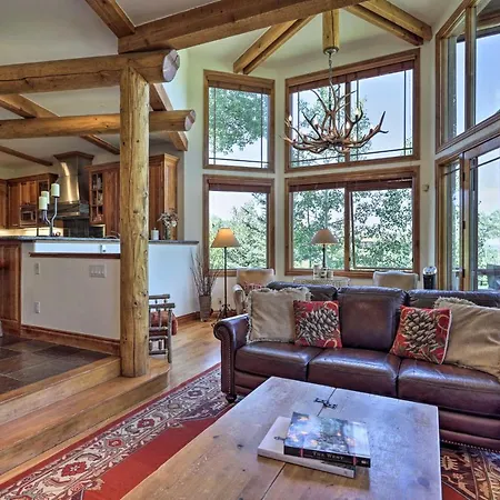 Upscale Ski-in/ski-out Escape W/ Deck + Grill * Telluride