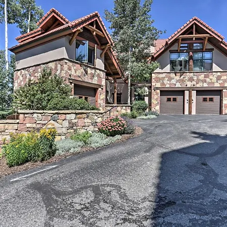 Holiday home Upscale Ski-in/ski-out Escape W/ Deck + Grill *