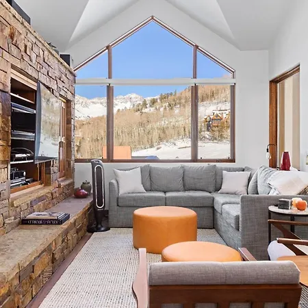 Dakota Place 7 *