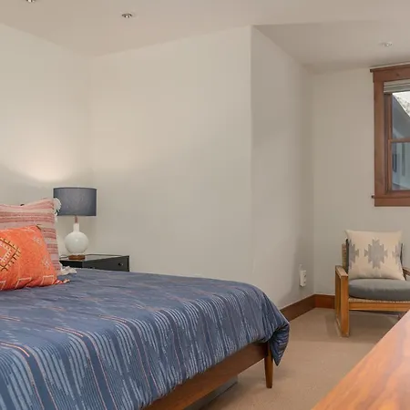 Ballard 203 Downtown Condo Postcard Views - 2Bd 2.5Ba Sleeps 4