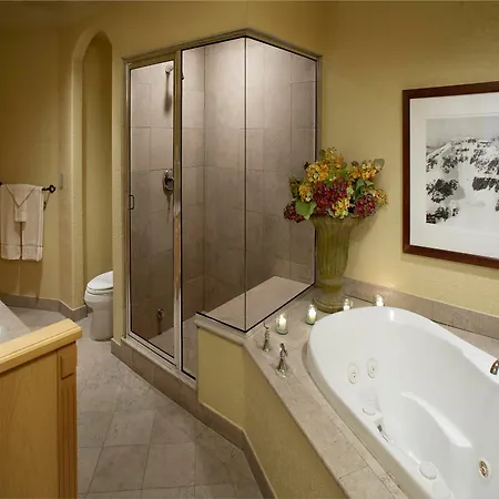Fairmont Heritage Place, Franz Klammer Lodge *