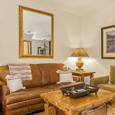 Blue Collar Boutique: Affordable Adventure 3* Telluride