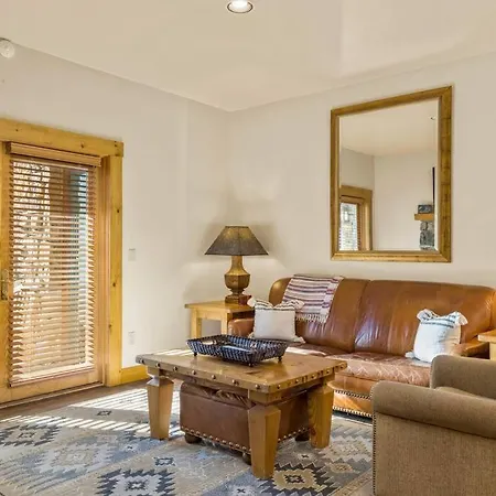 Blue Collar Boutique: Affordable Adventure Aparthotel Telluride