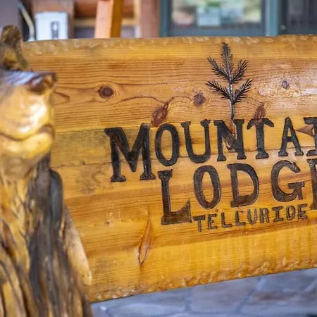 Aparthotel Blue Collar Boutique: Affordable Adventure