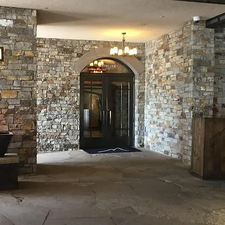 Luxury At A 5 Star At The Heart Of Mountain Village - Apartment *