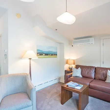 Columbia 43 Apartment