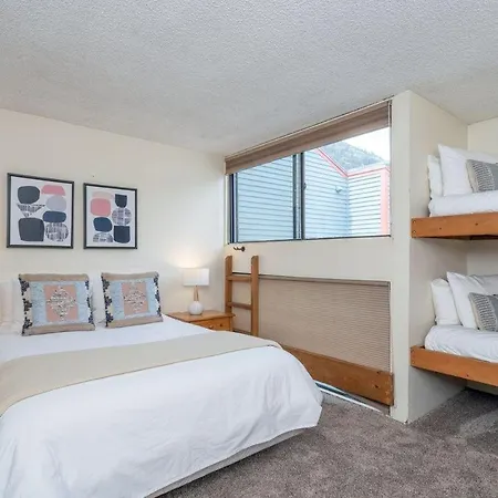 Space For All! Close To Lift 7, Fireplace, Hot Tub Apartment