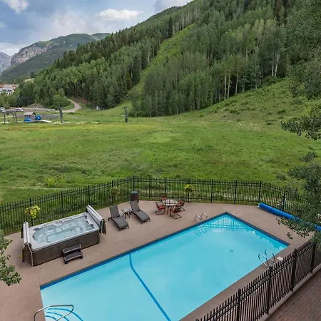 Apartment Slopeside Paradise Penthouse At Lift 7, Views, Fireplace, Deck, Hot Tub