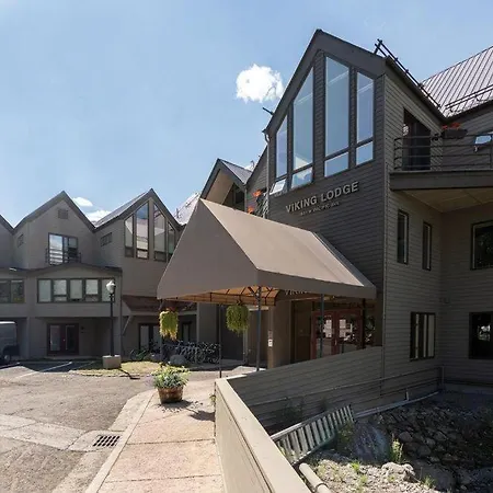 Apartment Trip Value! Walk Everywhere, Hot Tub, Floor