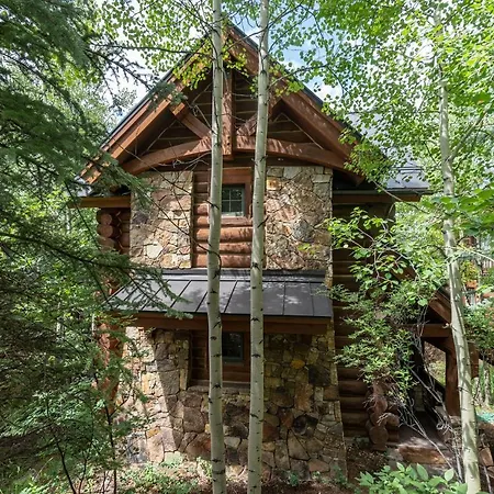 New! Chic European Style Cabin, Short Walk To Holiday home *