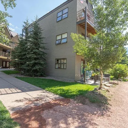 Trip Value! Walk Everywhere, Hot Tub, Floor Apartment Telluride