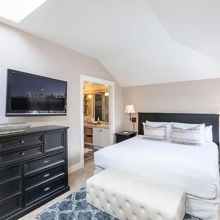 Peaceful Home-like - Spacious, Private Deck, Fireplace * Telluride