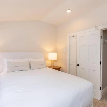 Peaceful Home-like - Spacious, Private Deck, Fireplace Apartment Telluride