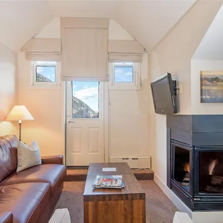 Apartment Columbia Penthouse 40-44 Telluride