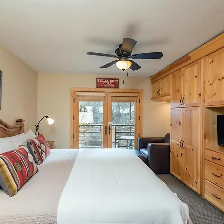 Riverside Condo, Walk Everywhere Viking 212 *