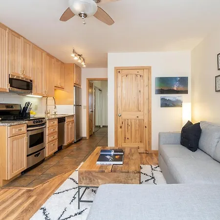 Apartment Modern Comfort On River Trail - Mountain Views, Hot Tub