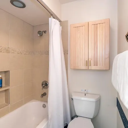 Modern Comfort On River Trail - Mountain Views, Hot Tub