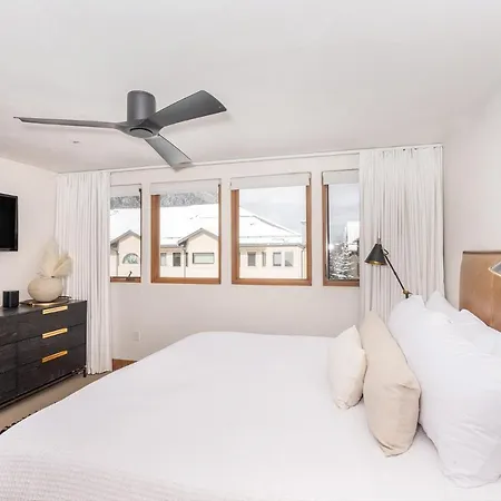 526 - A True Mountain Retreat In Beautiful Town, Apartment