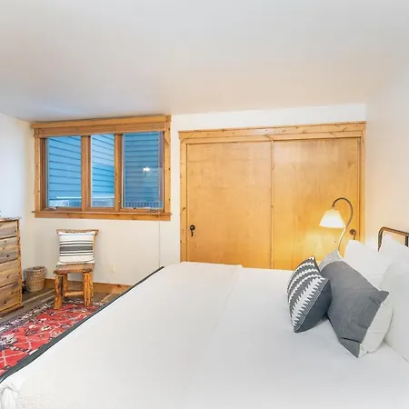Apartment 2 Min Walk To Lift 7, Shuttle To Gondola! Hot Tub, Fireplace