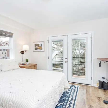 Apartment Cloud Nine, Walk To Gondola, Floor On River & Hot Tub Telluride