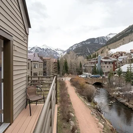 Cloud Nine, Walk To Gondola, Floor On River & Hot Tub Apartment *