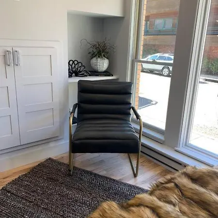 Holiday home Luxurious1br In Town And Steps To The Gondola