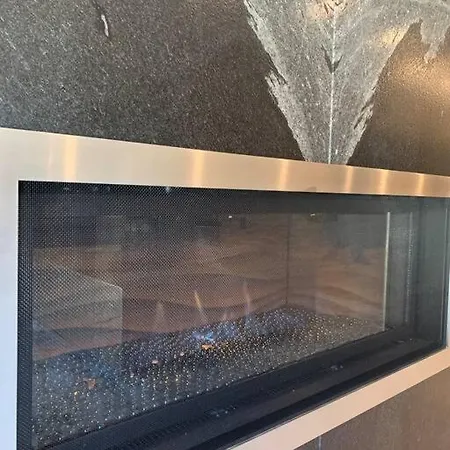 Holiday home Luxurious1br In Town And Steps To The Gondola