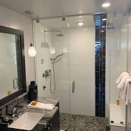 Luxurious1br In Town And Steps To The Gondola Holiday home