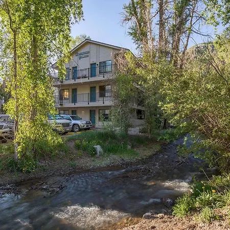 Apartment The Creekside Retreat: Steps To Of *