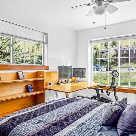 Northstar 1 - Mountain View Corner Retreat