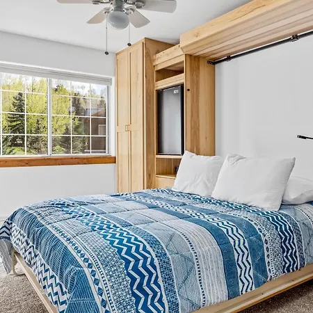 Northstar 1 - Mountain View Corner Retreat Holiday home *