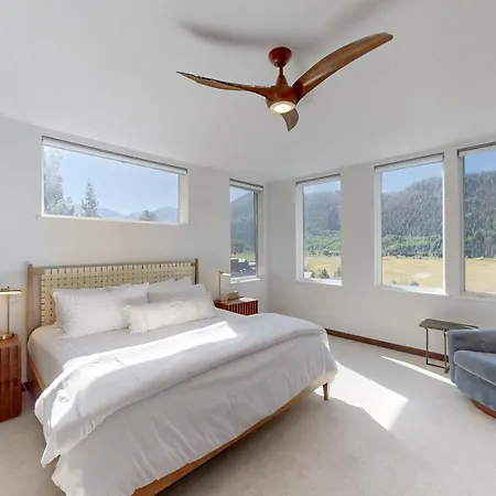 Sunset Ridge 267 Hotel